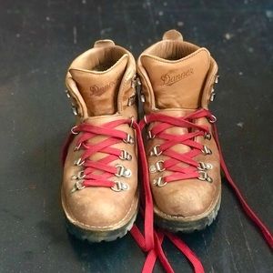 Danner Mountain Light Cascade Boots